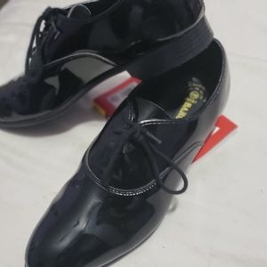 Barclay black Men patent leather dress shoes size 11 medium